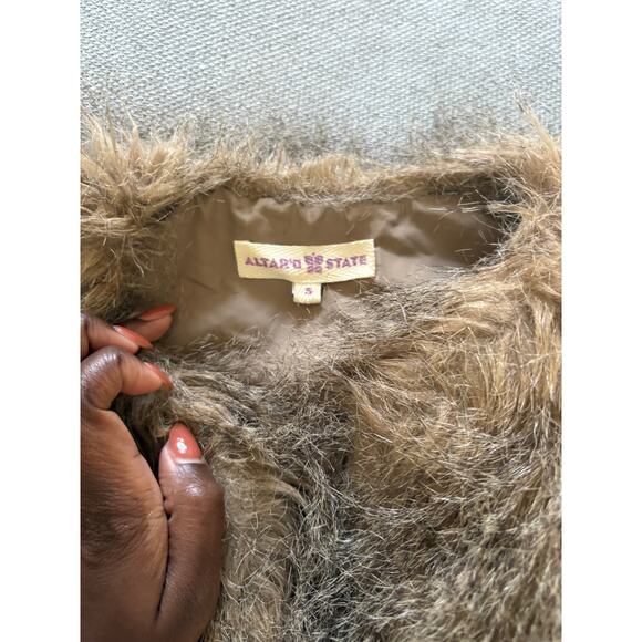 Altar’d State Brown Faux Fur Vest Women’s Small - Picture 3 of 5